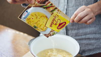 суп гороховый с беконом и луком-фри