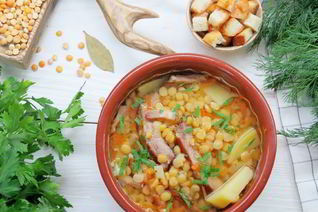 Суп гороховый с копченостями и горчицей