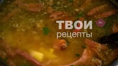 суп гороховый с копчеными ребрышками