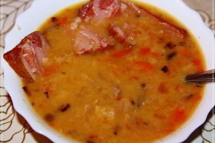 Суп гороховый с рулькой поросячьей