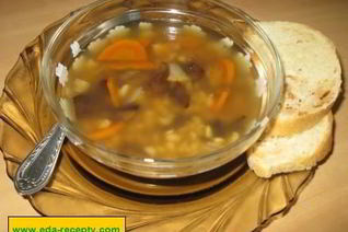 Грибной суп из сушеных грибов с перловкой