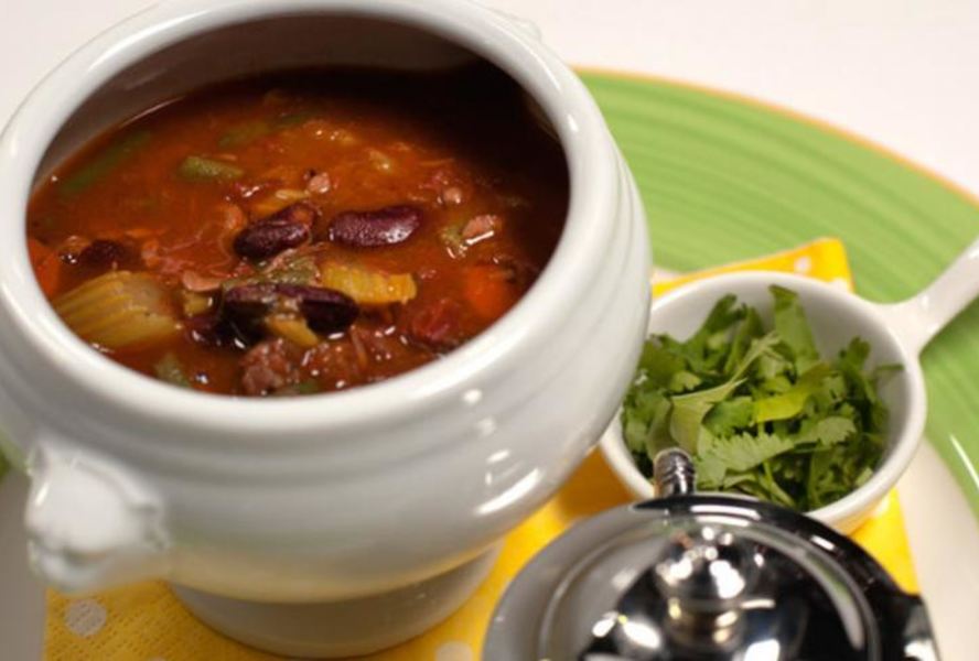 Густой фасолевый суп из телячьих хвостов