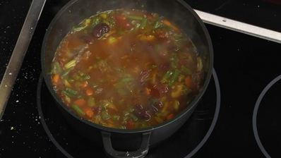 густой фасолевый суп из телячьих хвостов