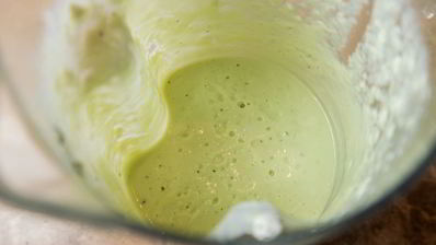 холодный йогуртовый суп из авокадо