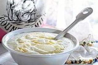 Холодный йогуртовый суп с огурцом