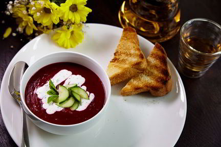 Холодный крем-суп из свеклы