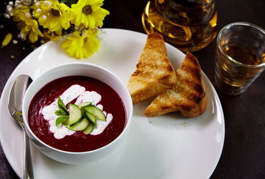 Холодный крем-суп из свеклы