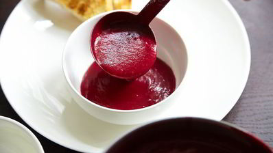 холодный крем-суп из свеклы