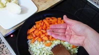 холодный крем-суп с морковью и йогуртом