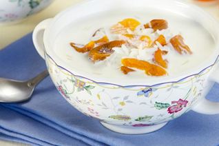 Холодный сливочный суп с рисом и курагой