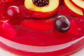 Холодный смородиновый суп с персиками