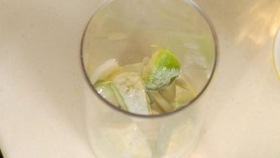 холодный суп-пюре из спаржи и авокадо