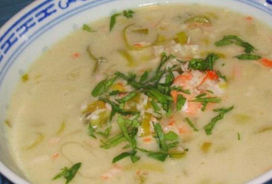 Освежающий летний холодный суп Frutti di mare