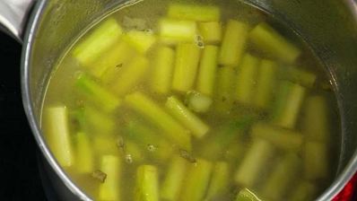 суп-крем из спаржи с палтусом холодного копчения