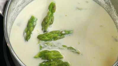 суп-крем из спаржи с палтусом холодного копчения