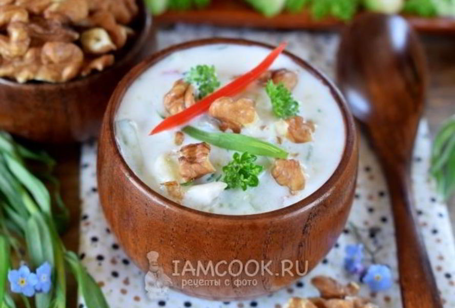 Суп Таратор с авокадо и тархуном