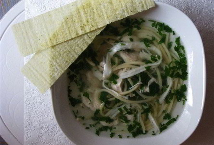 Куриный суп с сушеными кальмарами
