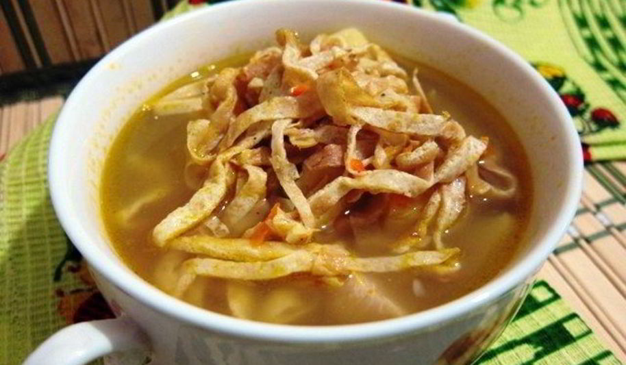 Рецепт куриного супа с яичными блинчиками