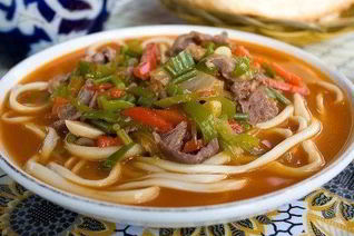 Сытный узбекский лагман