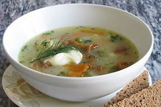 Летний суп с лисичками