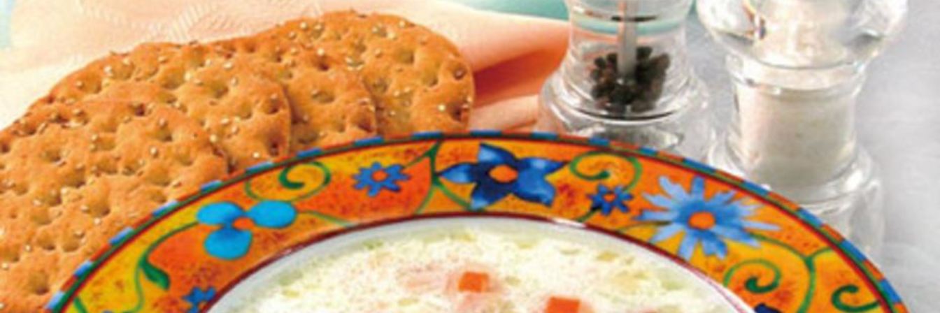 Молочный суп с копченостями