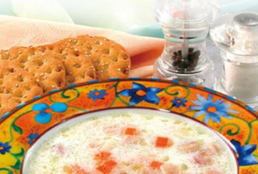 Молочный суп с копченостями