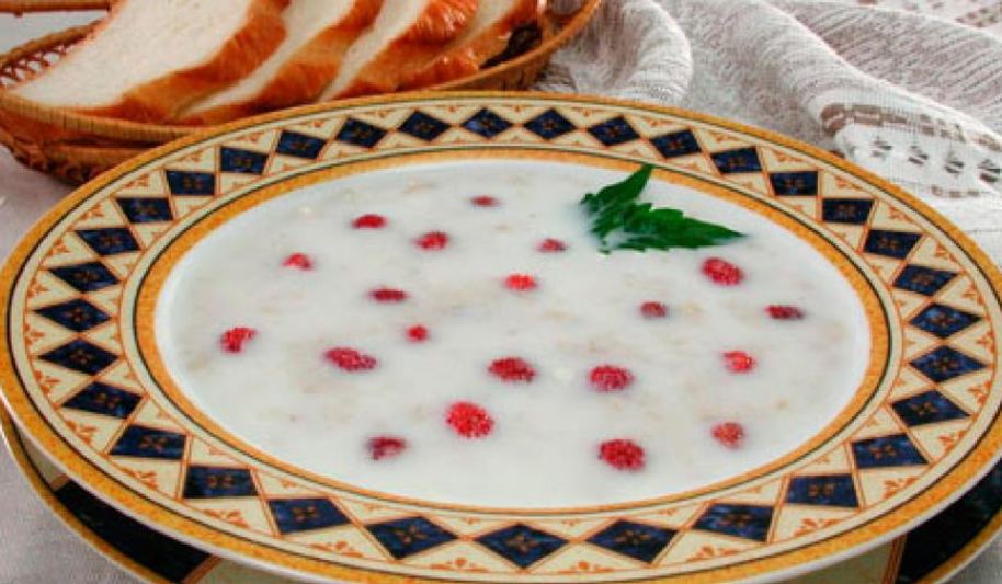 Рецепт молочного супа с земляникой