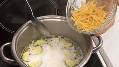 суп молочный с овощами и вермишелью