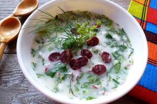 Окрошка на айране с охотничьими колбасками