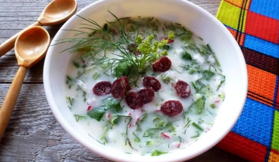 Рецепт окрошки на айране с охотничьими колбасками