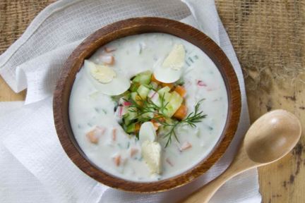 Окрошка на кефире с редисом и морковью