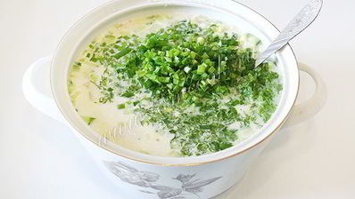 окрошка на сыворотке с куриной грудкой