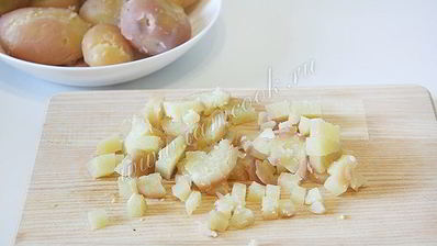 окрошка на сыворотке с куриной грудкой