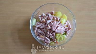 окрошка с колбасой на квасе