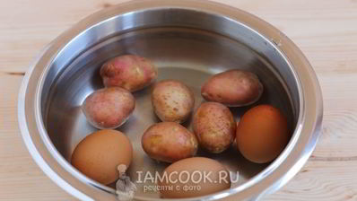 окрошка с колбасой на сыворотке