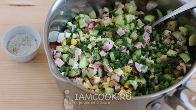 окрошка с колбасой на сыворотке