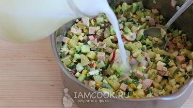 окрошка с колбасой на сыворотке