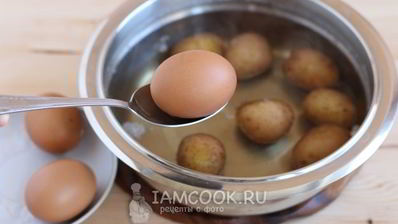 окрошка с колбасой на сыворотке