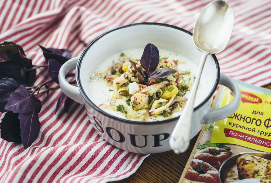 Окрошка с куриной грудкой на кефире