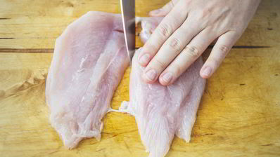 окрошка с куриной грудкой на кефире