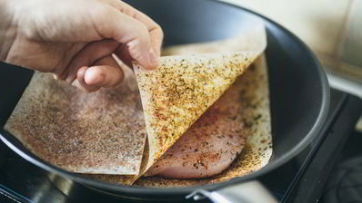 окрошка с куриной грудкой на кефире