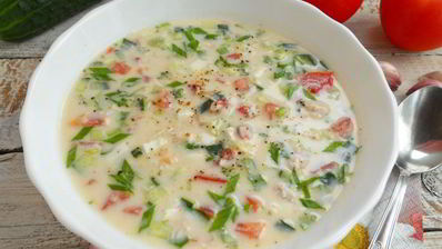 окрошка с курицей и помидорами