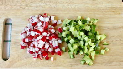 окрошка с курицей на квасе