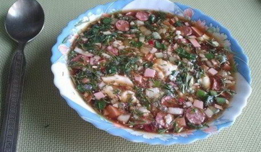 Рецепт окрошки с охотничьими колбасками