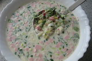 Окрошка с зеленым горошком