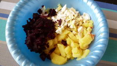 окрошка со свеклой и мацони