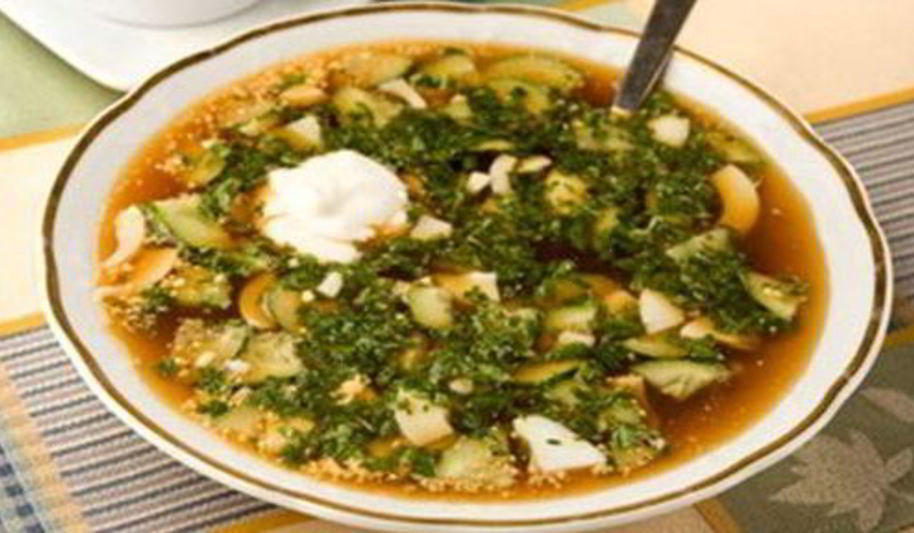 Рецепт овощной окрошки с кальмарами на квасе