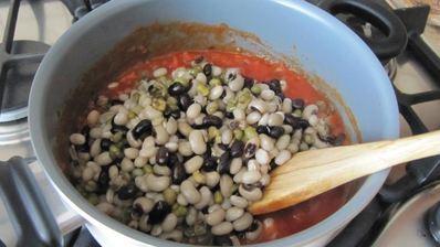 острый суп с фасолью