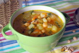 Куриный суп с нутом и овощами