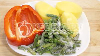 куриный суп с овощами и фасолью